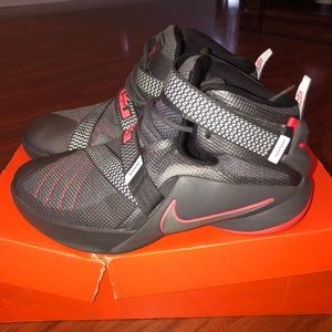 Lebron Soldier IX Nike Shoes